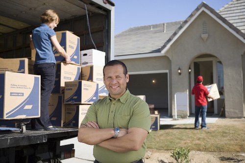 Local removal van service for apartments in Finchley